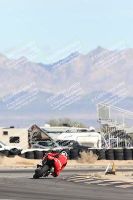 media/Nov-16-2025-Race Pace (Sun) [[8c5fa54630]]/Non Verified Riders (1st 20 Minutes)/4-Turn 16 (1116am)/